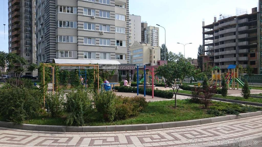 Green Stone Kiew Exterior foto